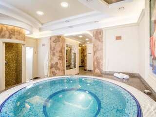 Отель Hotel & SPA Restaurant Pysanka Львов Стандартный двухместный номер с 2 отдельными кроватями и балконом-4