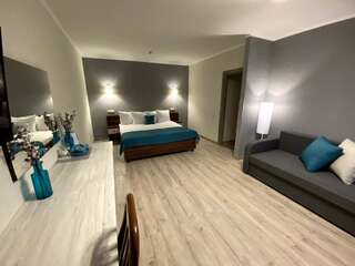 Отель Hotel & SPA Restaurant Pysanka Львов Люкс с кроватью размера «king-size»-2