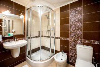 Отель Hotel & SPA Restaurant Pysanka Львов Полулюкс с балконом-12
