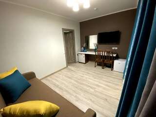 Отель Hotel & SPA Restaurant Pysanka Львов Люкс с кроватью размера «king-size»-4